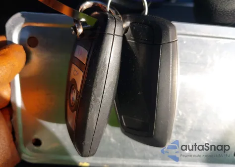 2017 BMW X3 Sdrive28I из США, поврежденный, VIN 5UXWZ7C36H0V86485